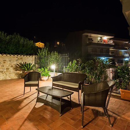 לינה וארוחת בוקר Candela A Casa Nostra Residenza Di Charme מראה חיצוני תמונה