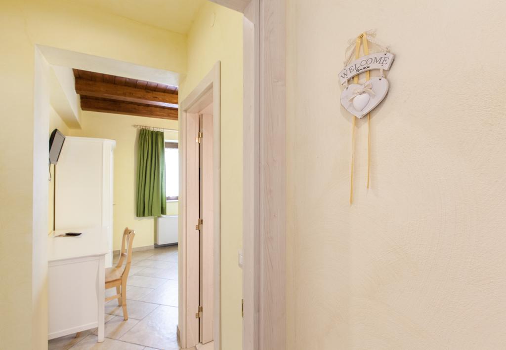 לינה וארוחת בוקר Candela A Casa Nostra Residenza Di Charme חדר תמונה